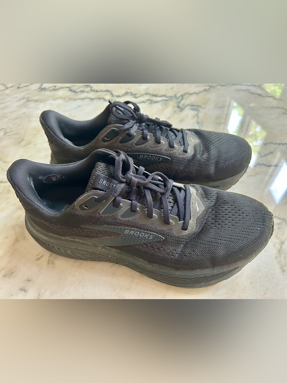 Brooks Ghost Men's Running Shoes - Black, 9.5 Wide